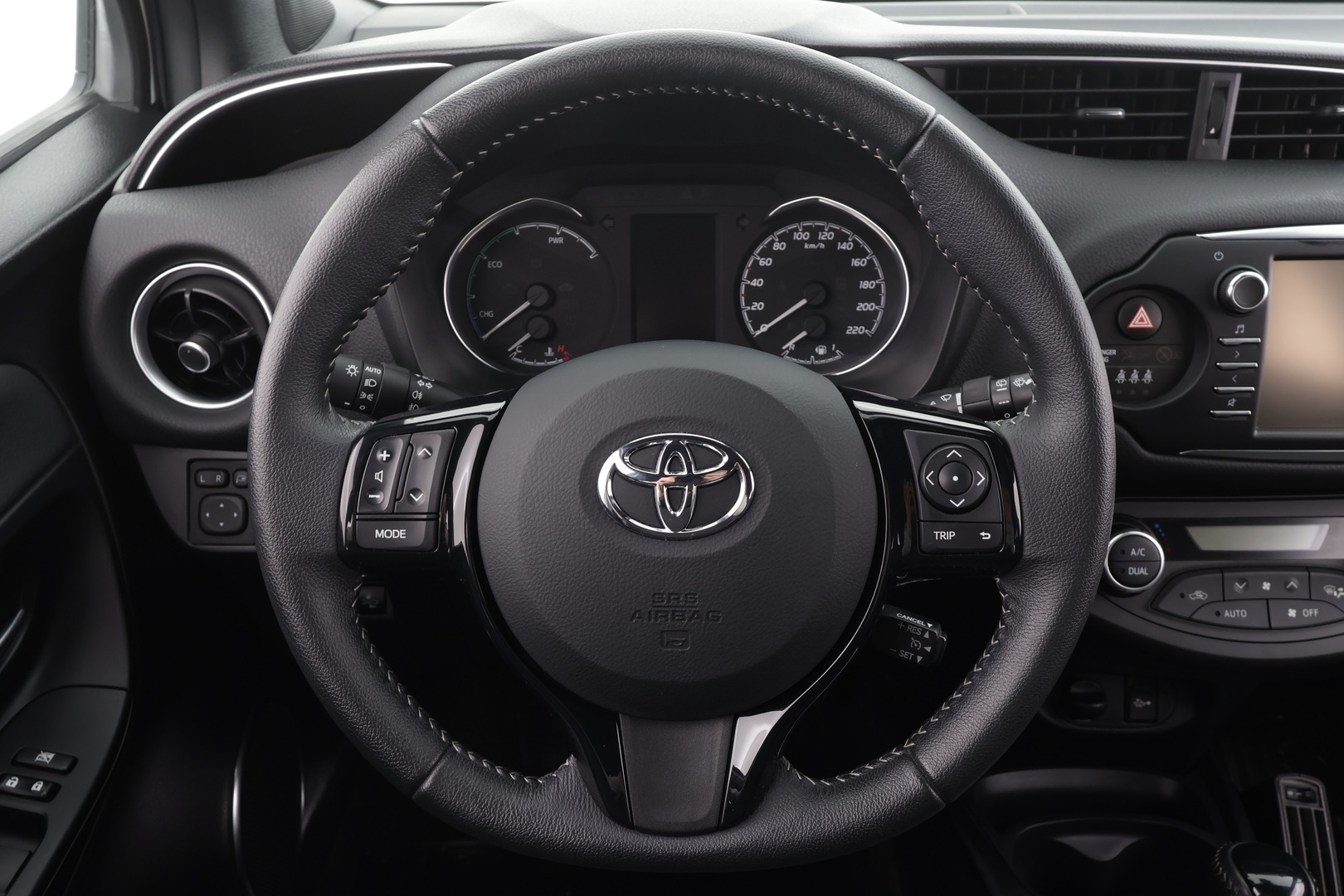 TOYOTA Yaris 2019