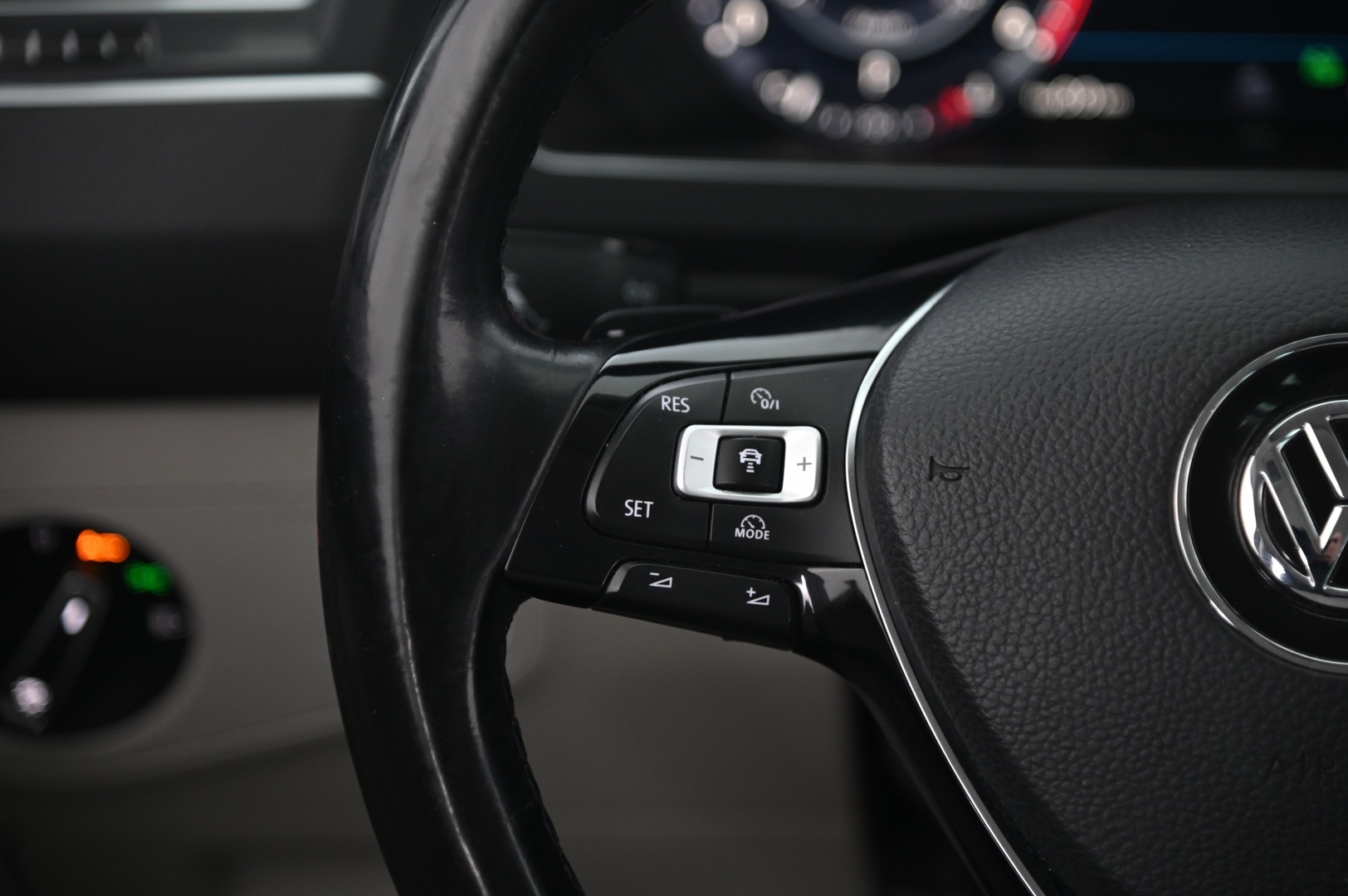 VOLKSWAGEN Tiguan 2017