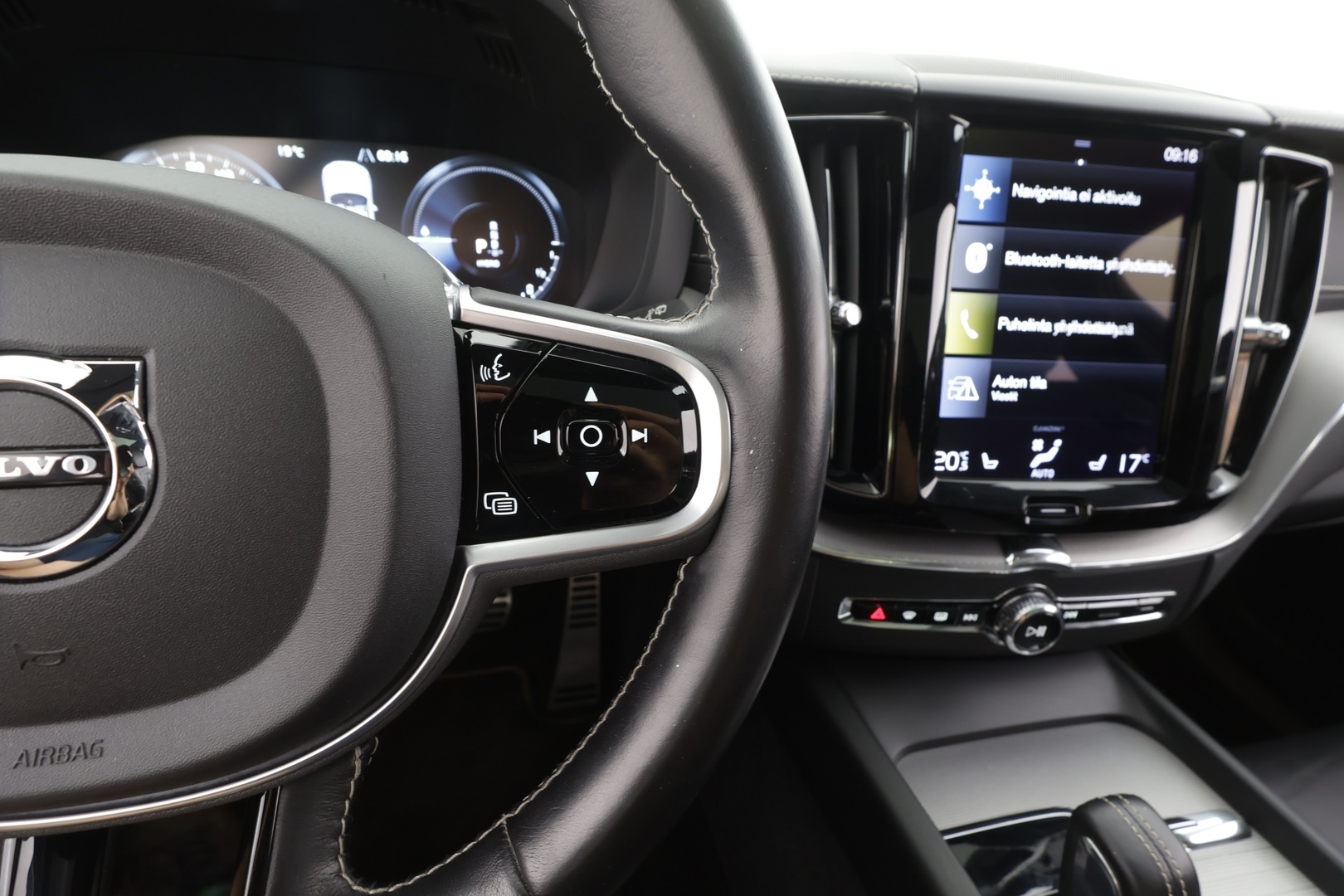 VOLVO XC60 2021