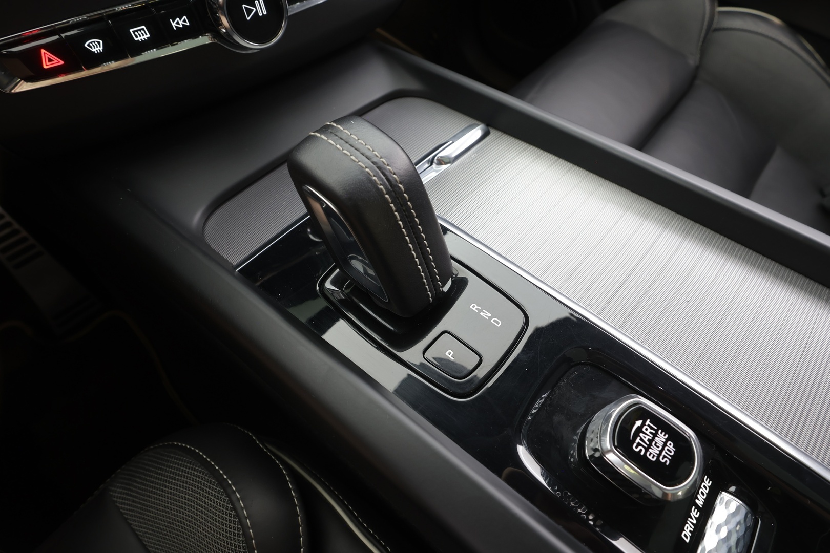 VOLVO XC60 2021