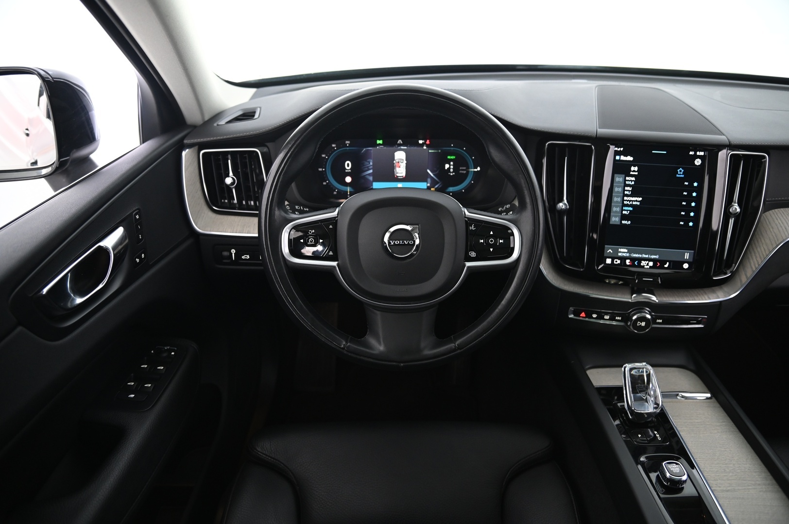 VOLVO XC60 2022