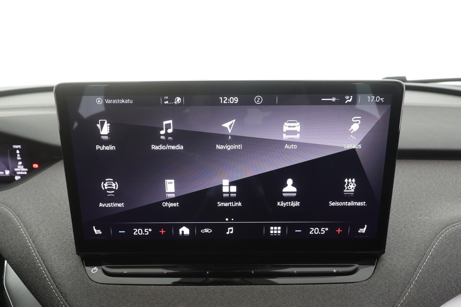 SKODA Enyaq 2023