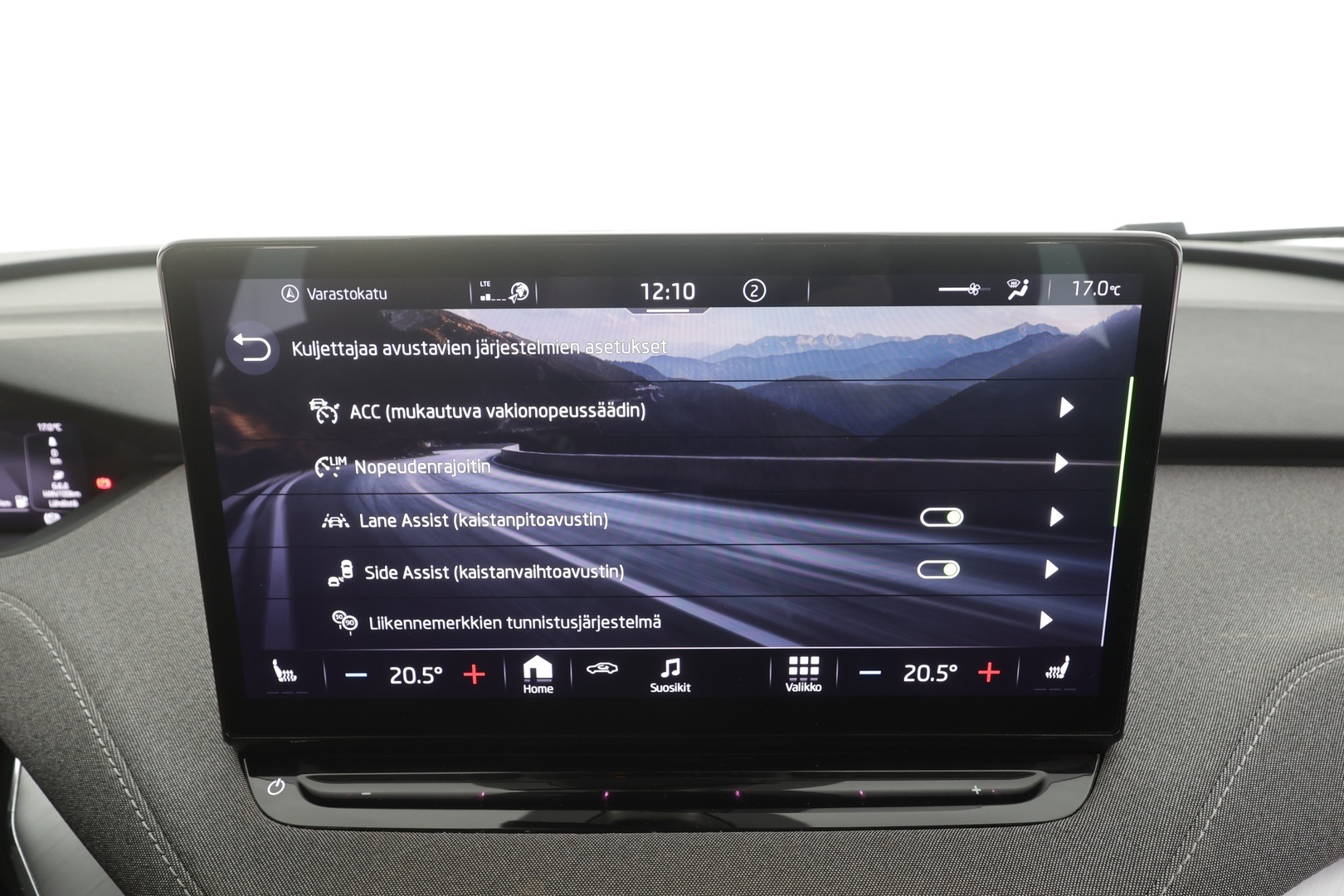 SKODA Enyaq 2023