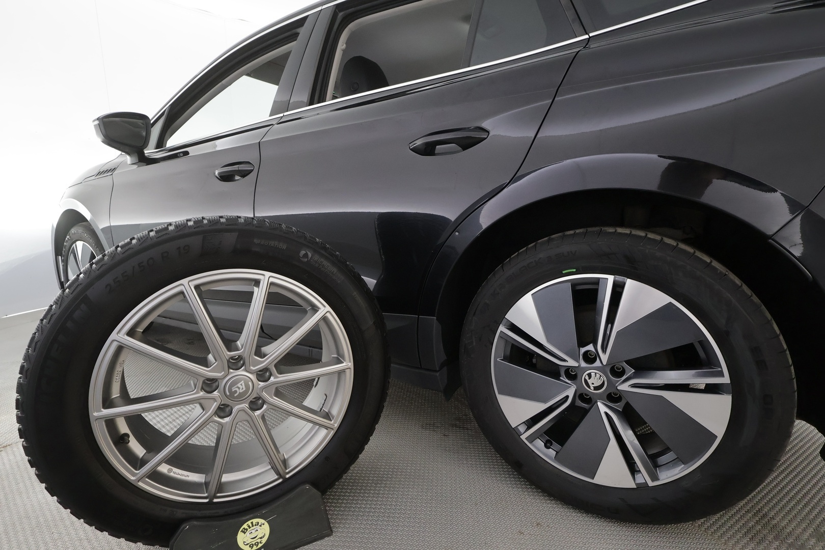 SKODA Enyaq 2023