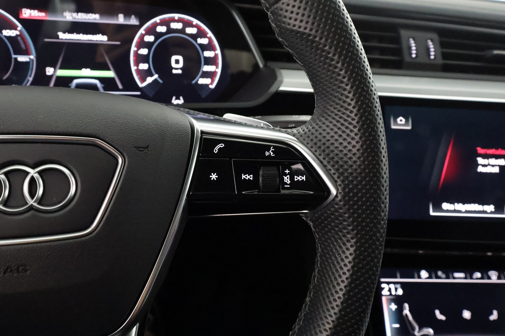 AUDI e-tron 2022