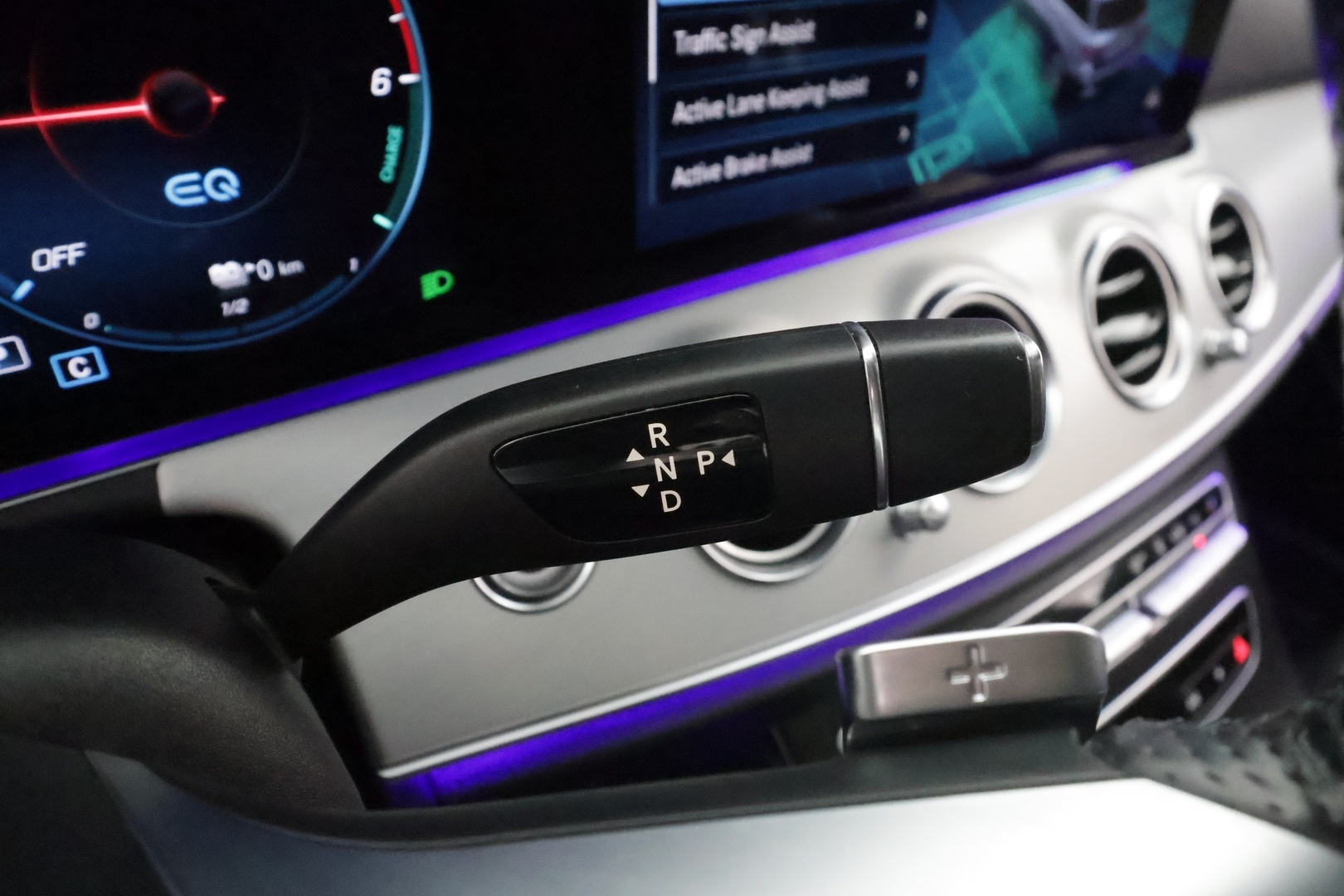 MERCEDES-BENZ E 2021