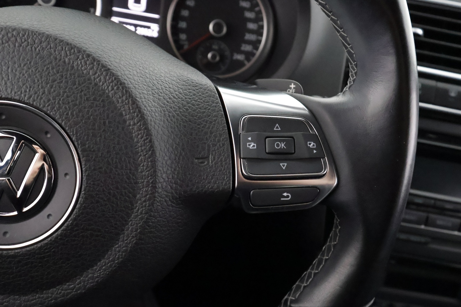 VOLKSWAGEN Polo 2014