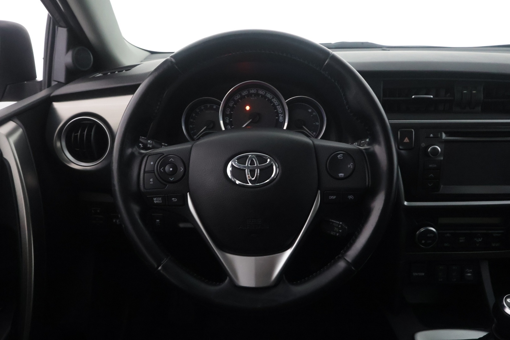 TOYOTA Auris 2014