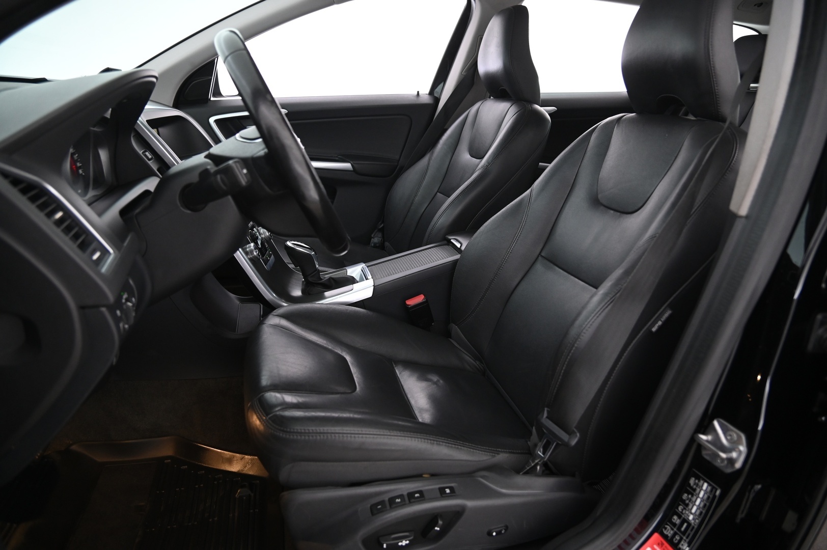 VOLVO XC60 2016