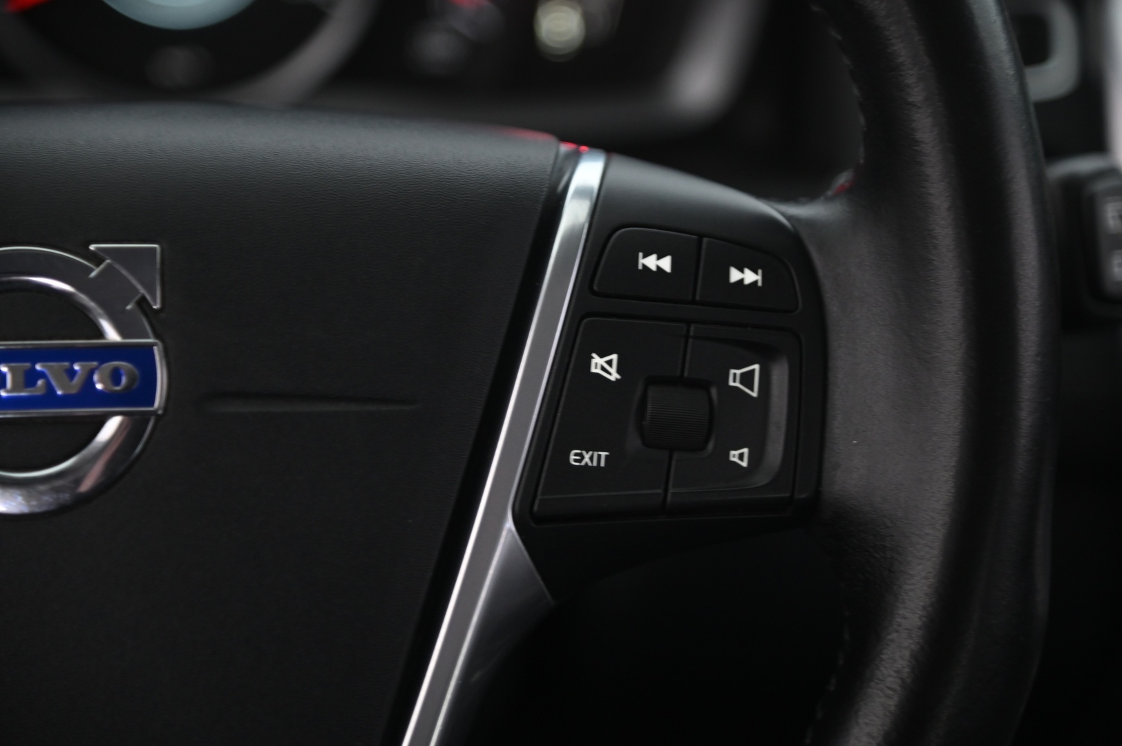 VOLVO XC60 2016
