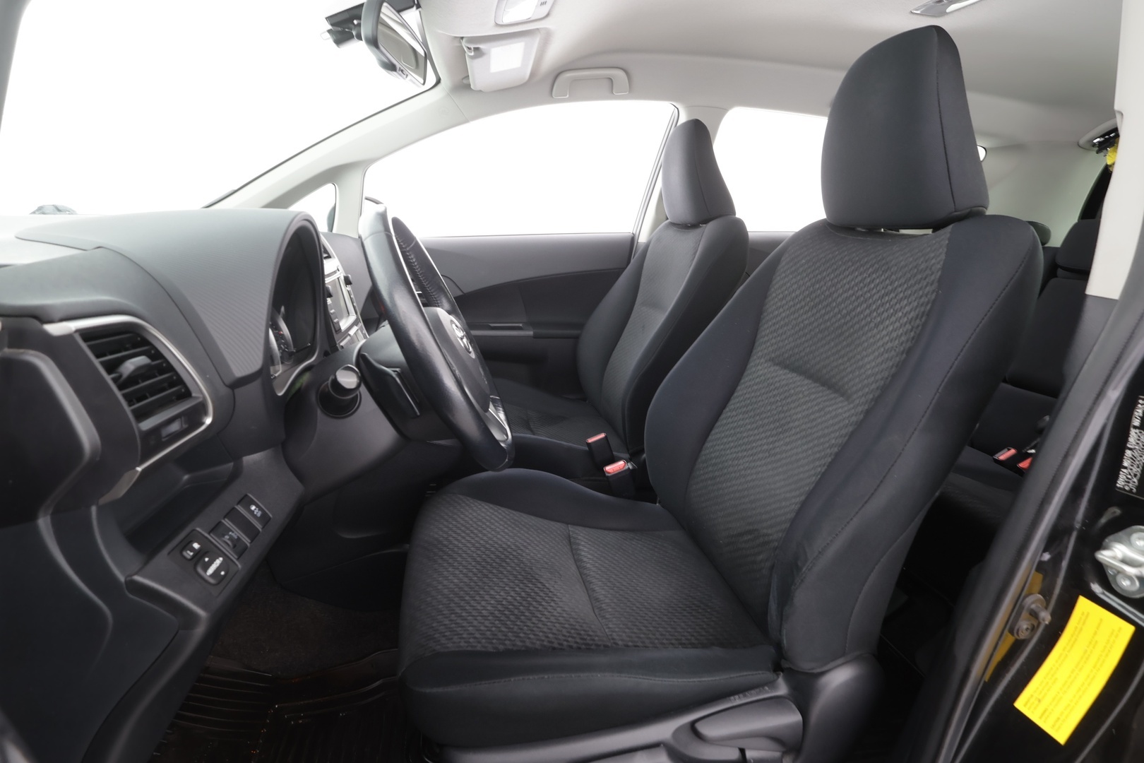 TOYOTA Verso-S 2012