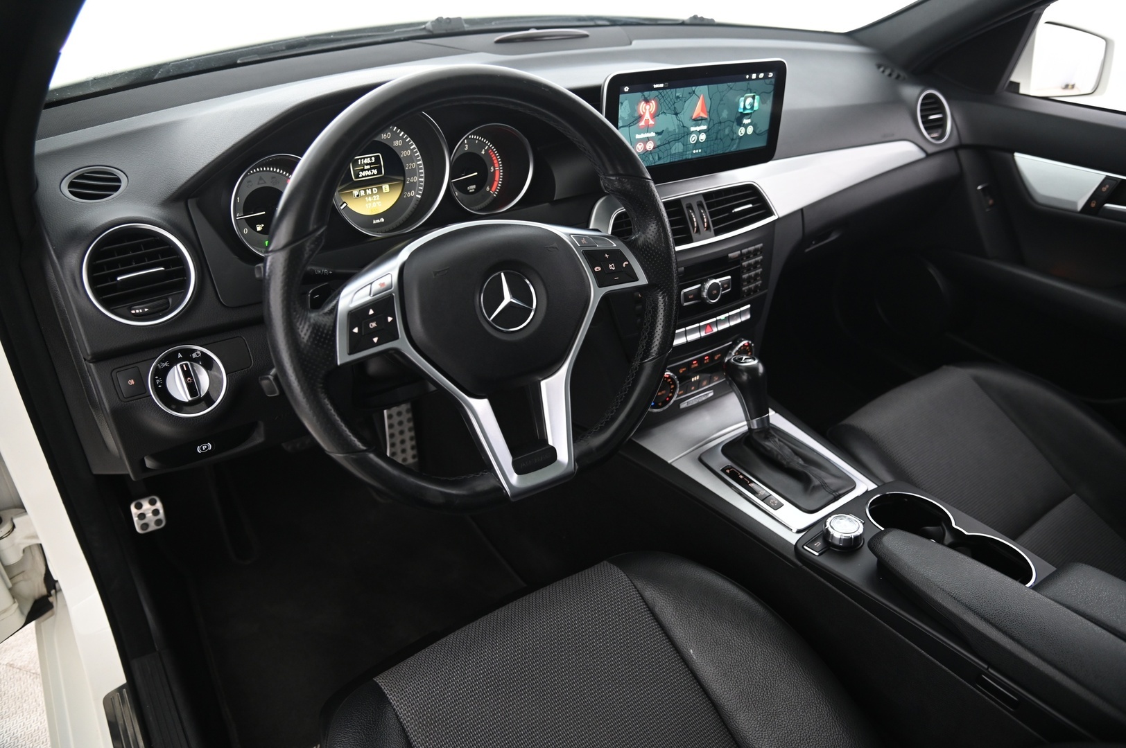 MERCEDES-BENZ C 2011