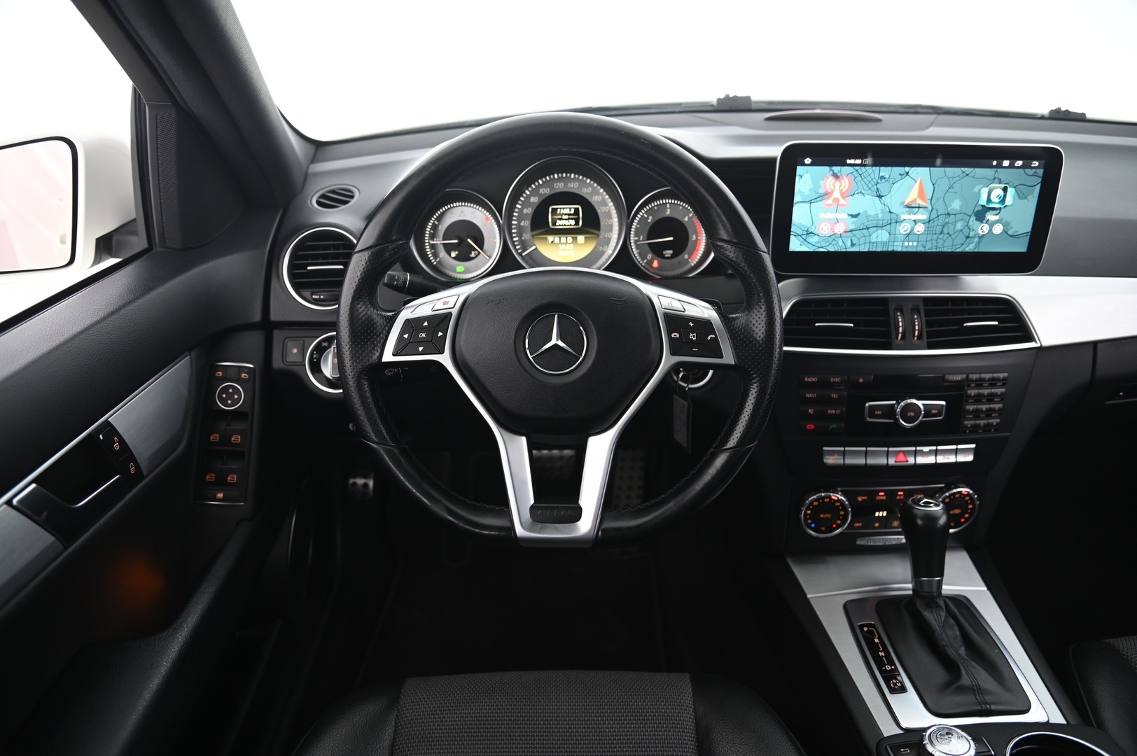 MERCEDES-BENZ C 2011