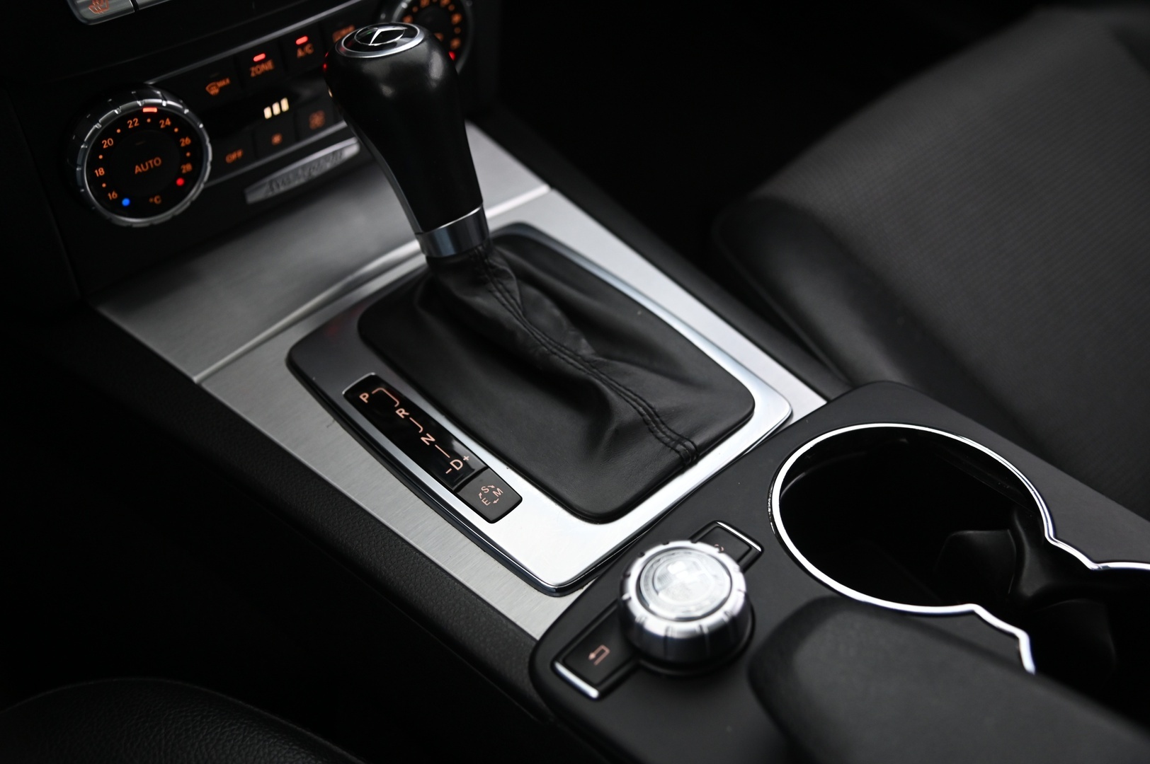 MERCEDES-BENZ C 2011