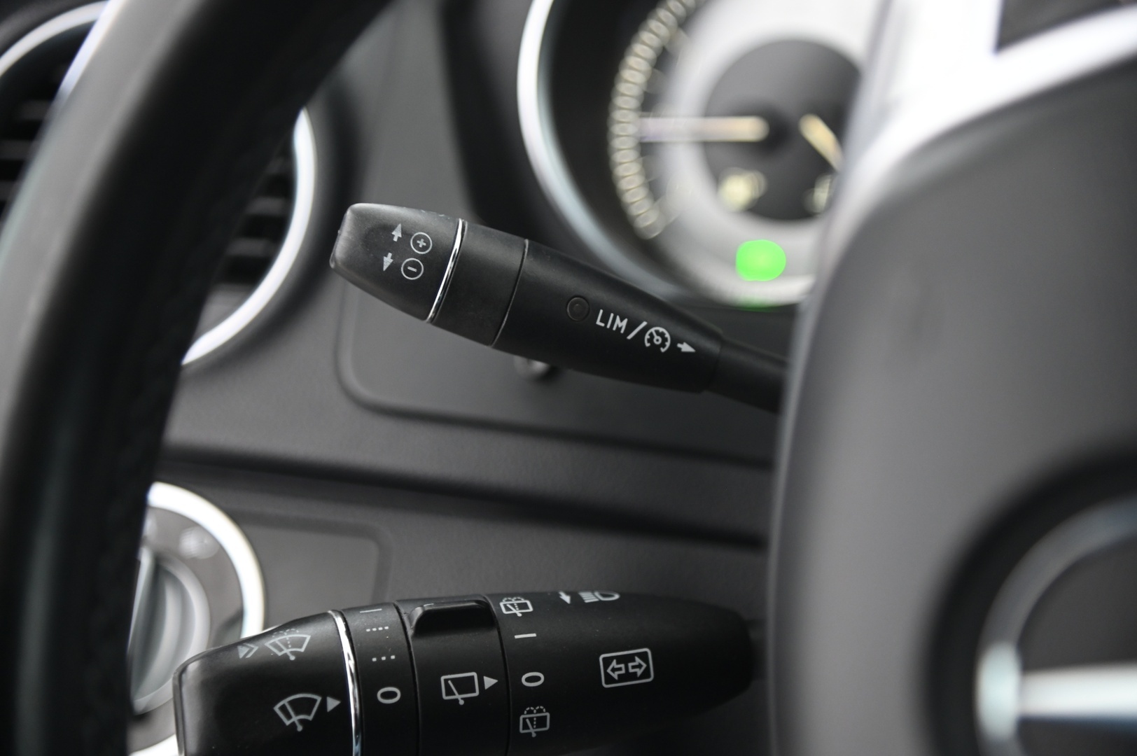 MERCEDES-BENZ C 2011