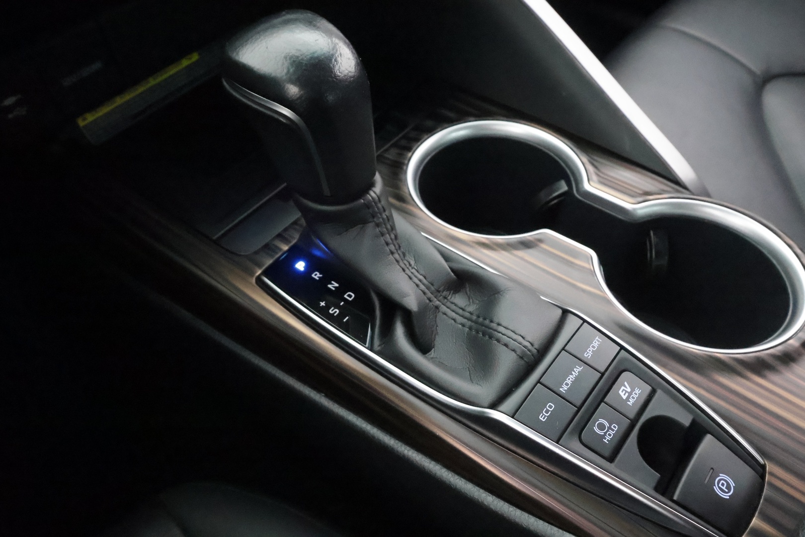 TOYOTA Camry 2020