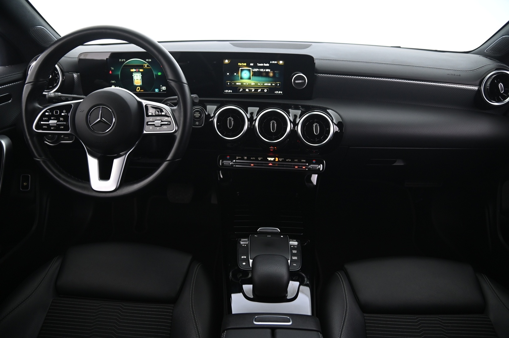 MERCEDES-BENZ CLA 2021