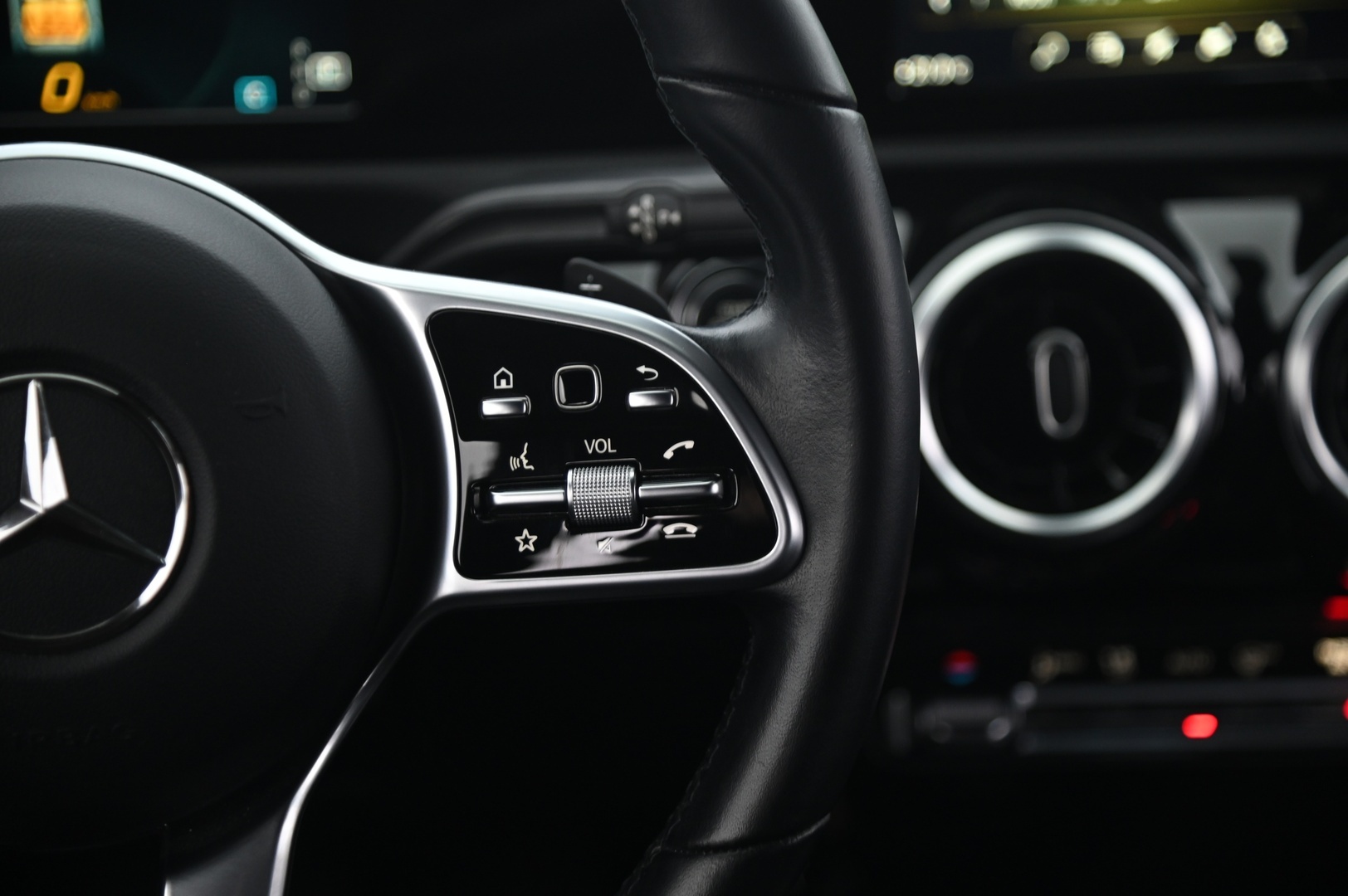 MERCEDES-BENZ CLA 2021