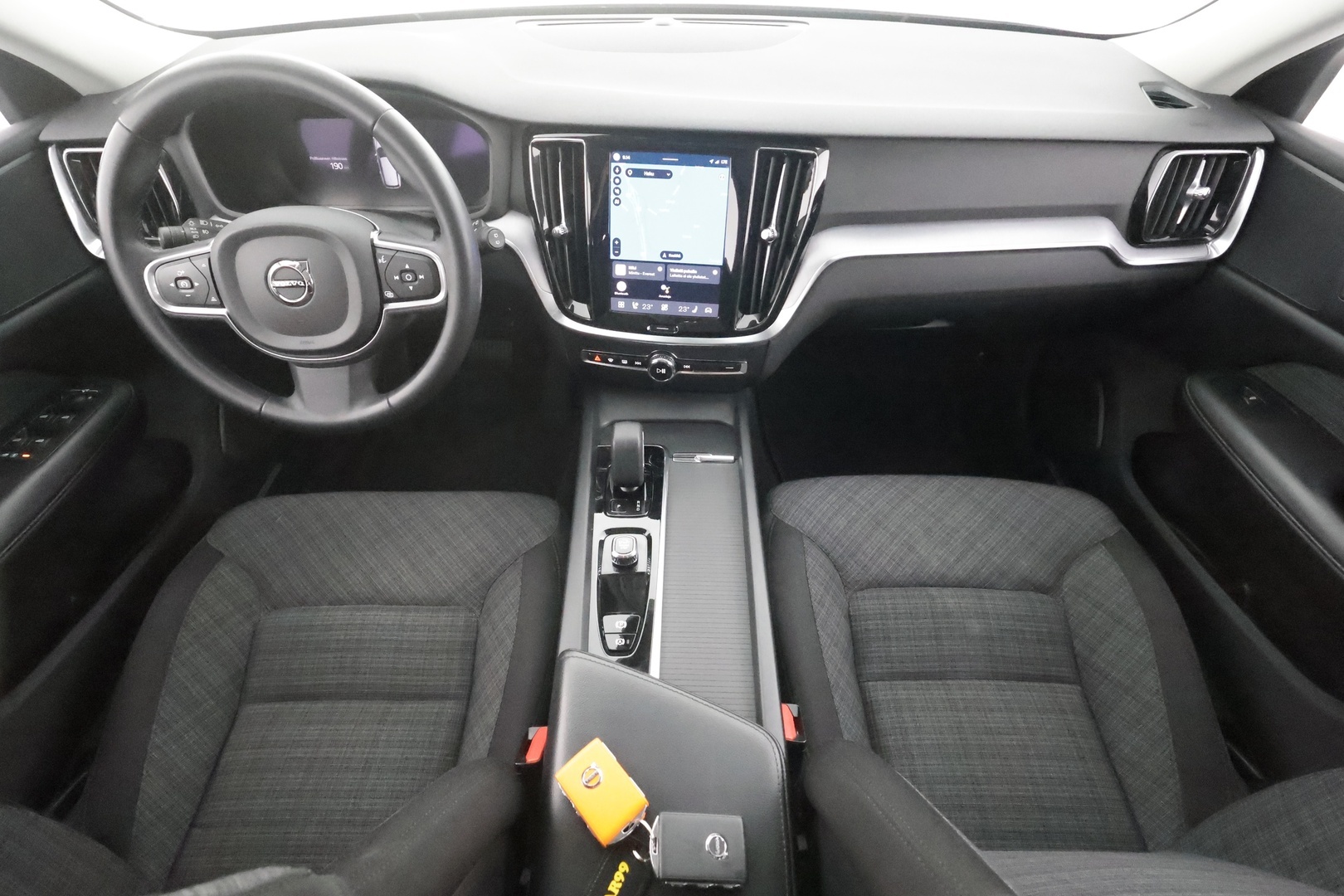 VOLVO V60 2023