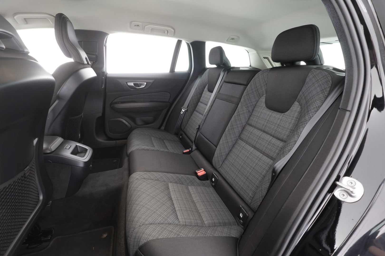 VOLVO V60 2023