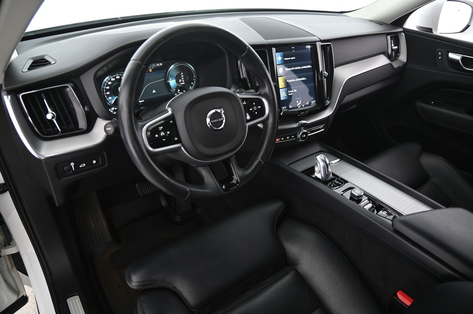 VOLVO XC60 2018