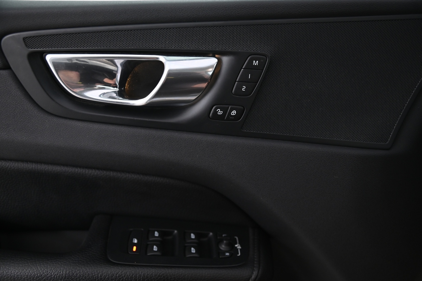VOLVO XC60 2018