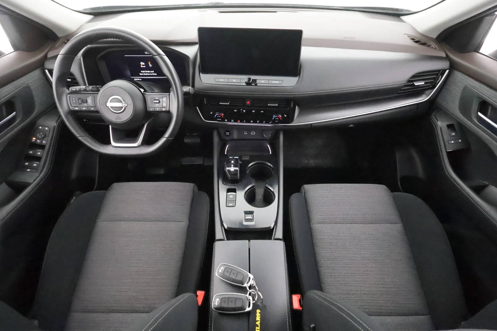 NISSAN X-Trail 2024