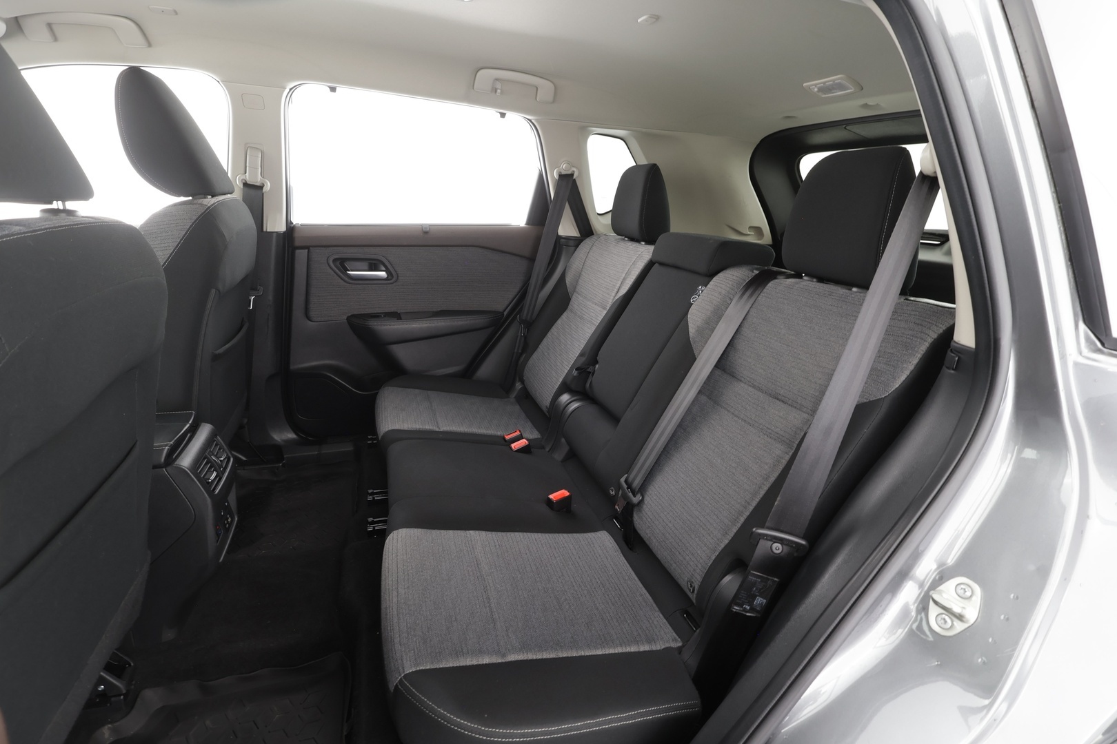 NISSAN X-Trail 2024