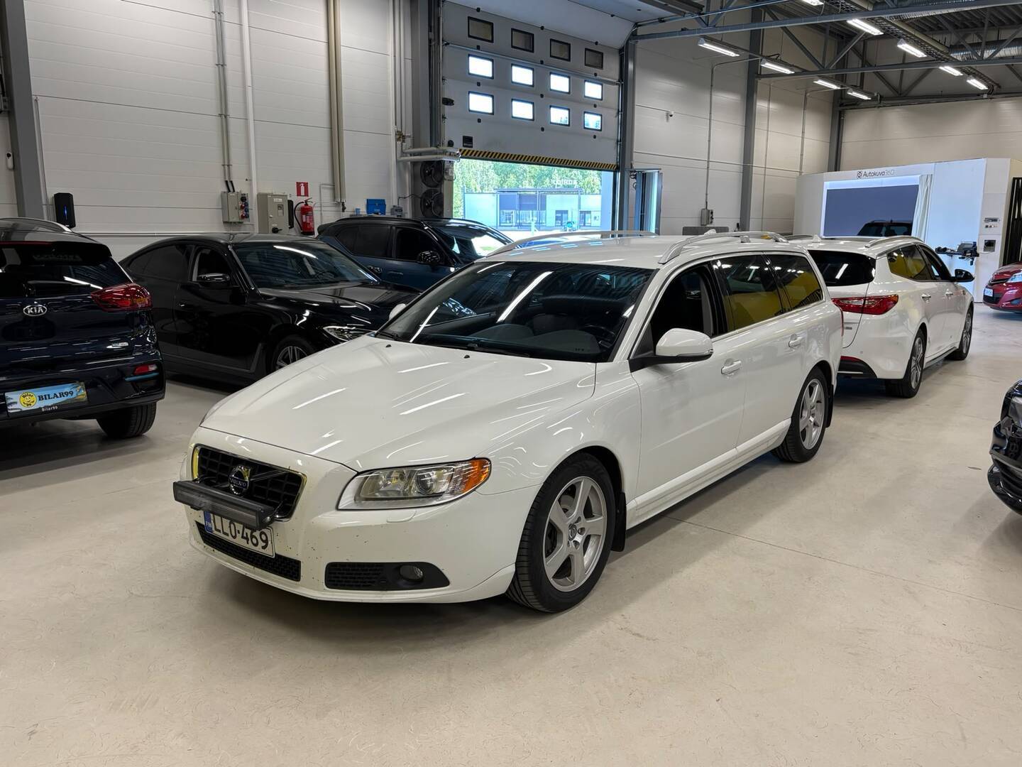 VOLVO V70 2013