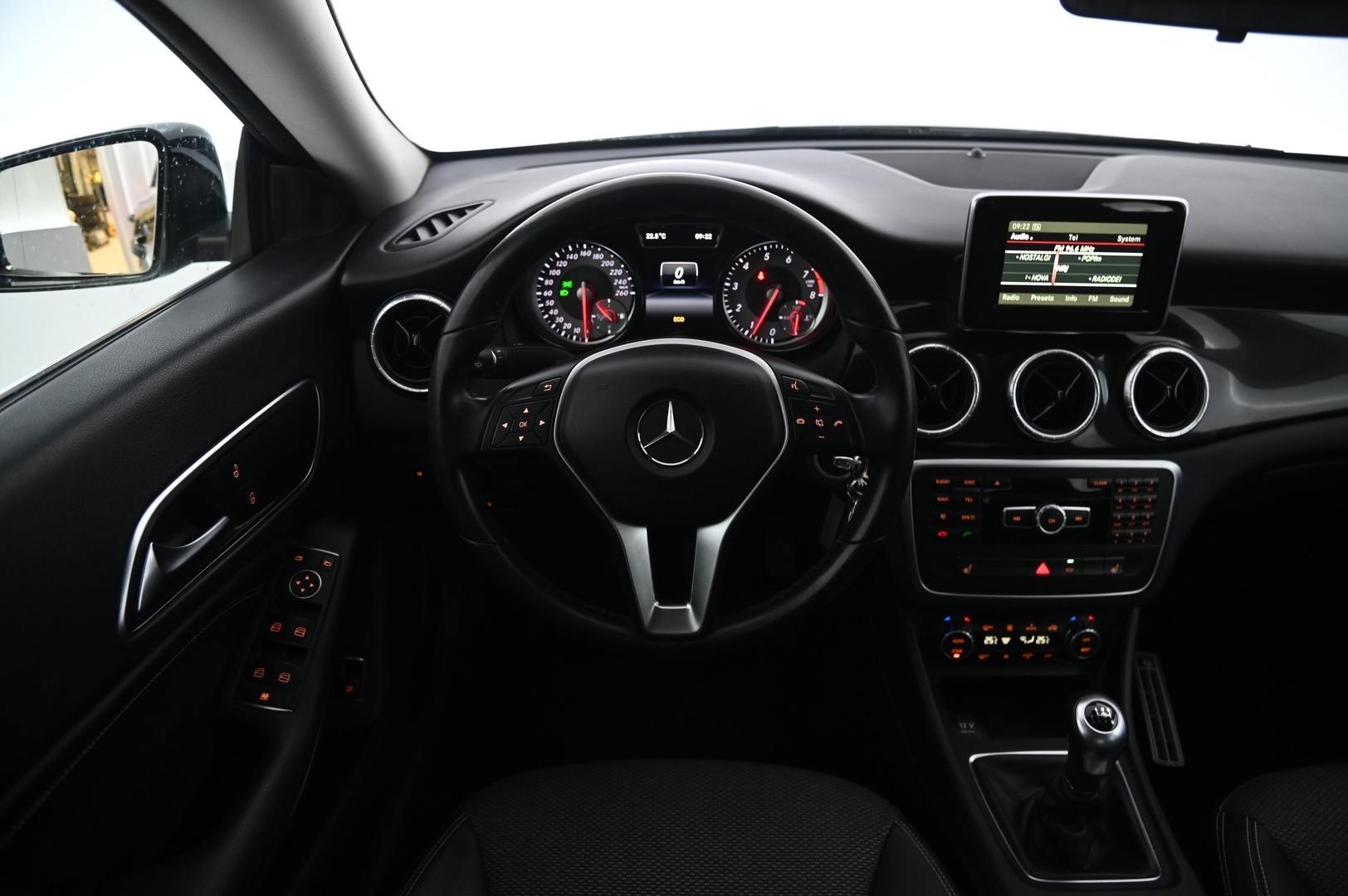 MERCEDES-BENZ CLA 2015