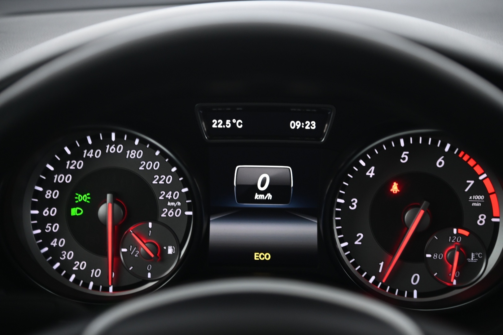 MERCEDES-BENZ CLA 2015