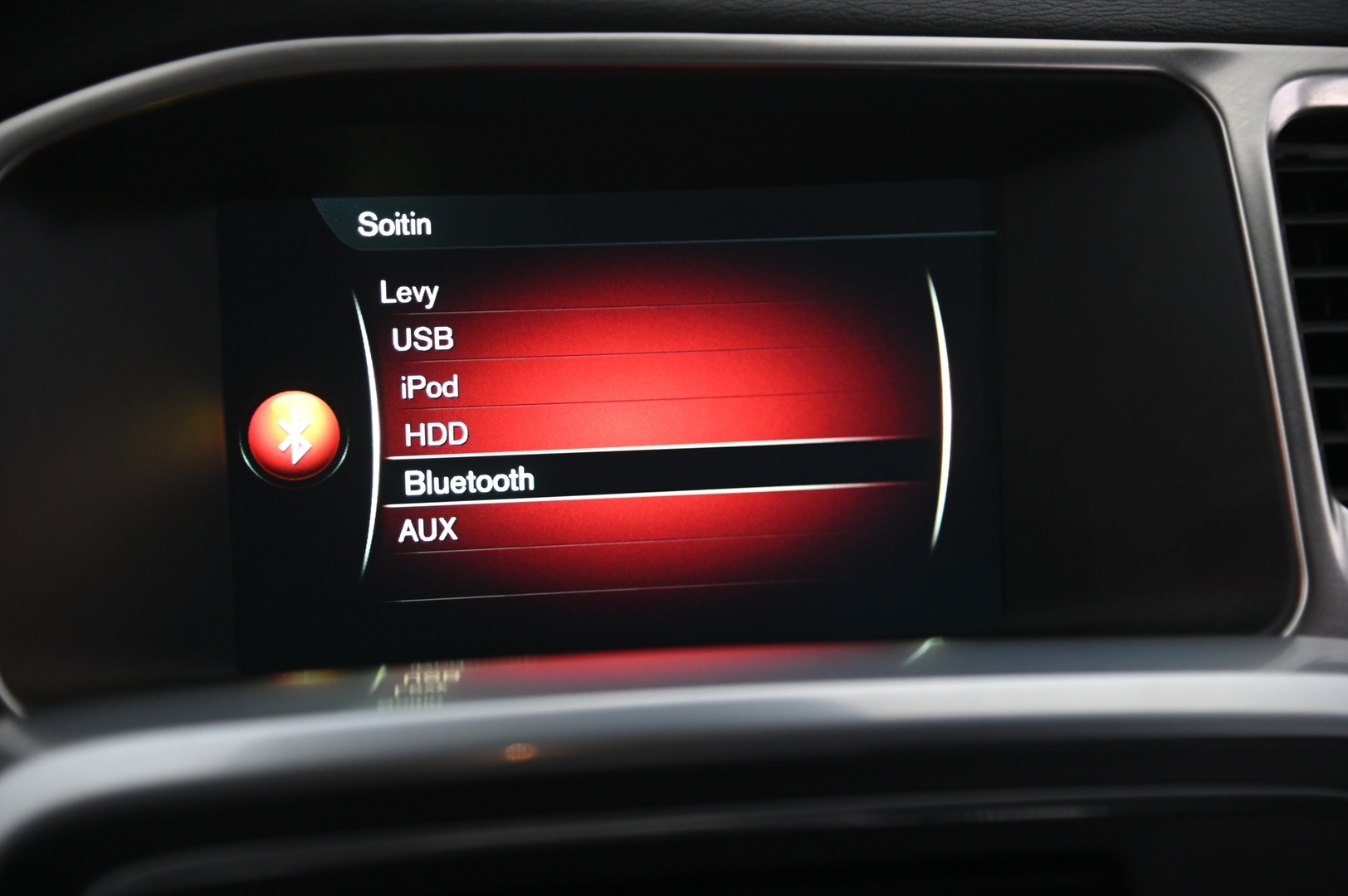VOLVO V60 2016