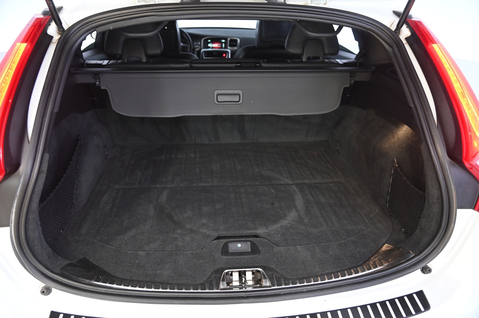VOLVO V60 2016