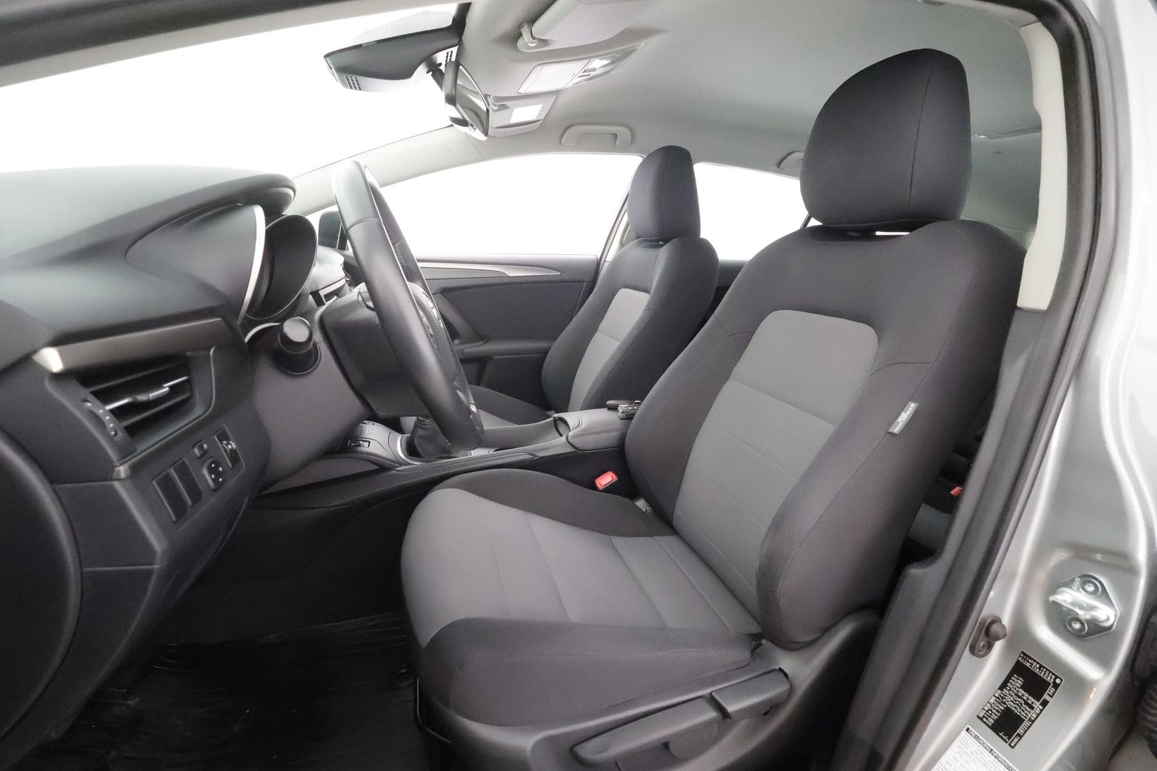 TOYOTA Avensis 2016