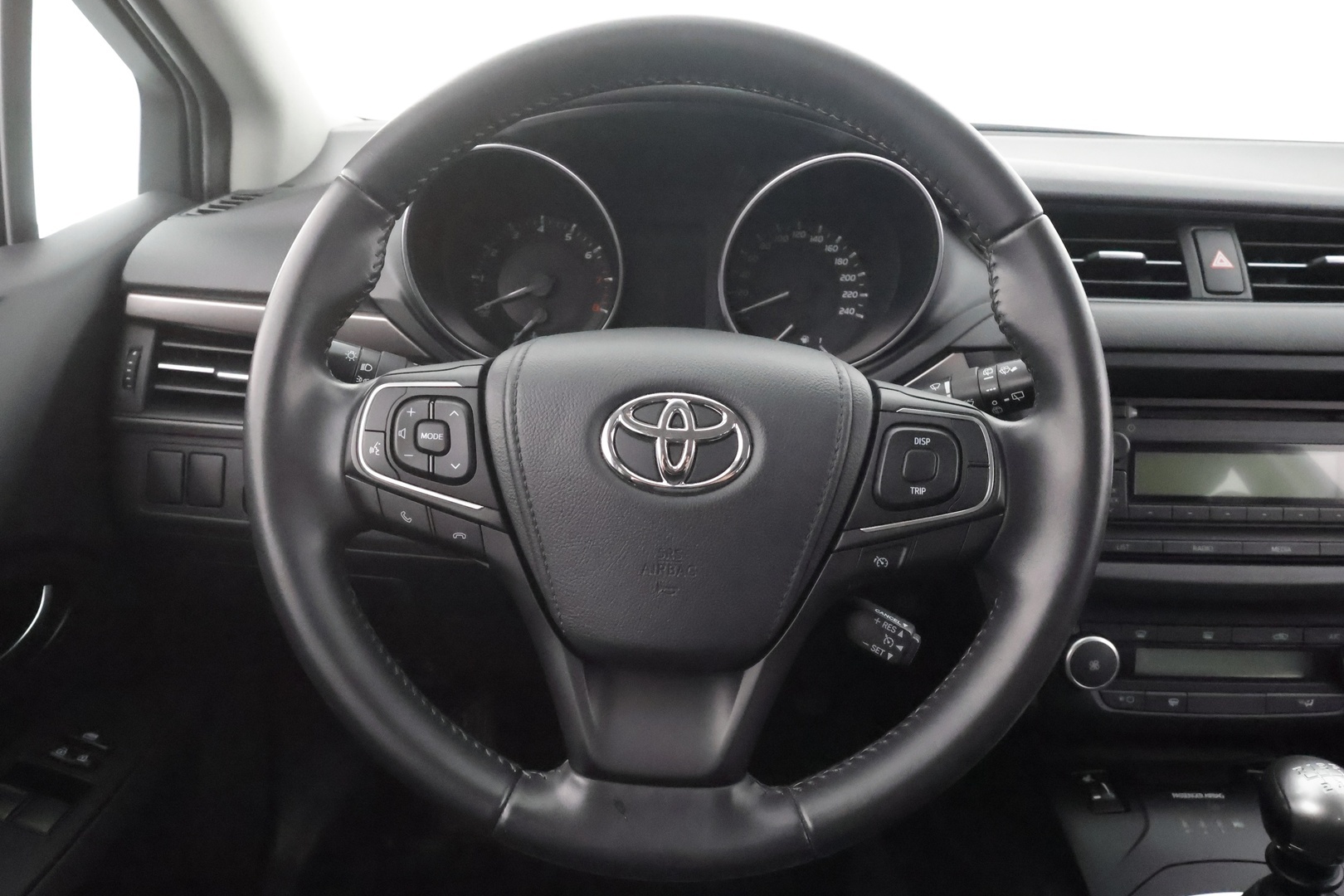 TOYOTA Avensis 2016