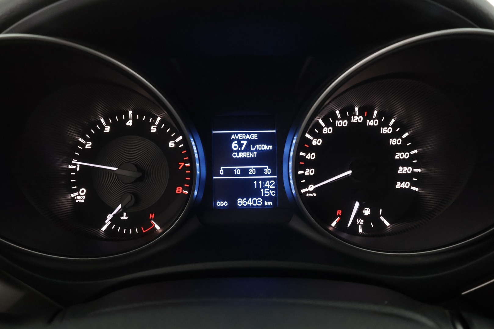 TOYOTA Avensis 2016