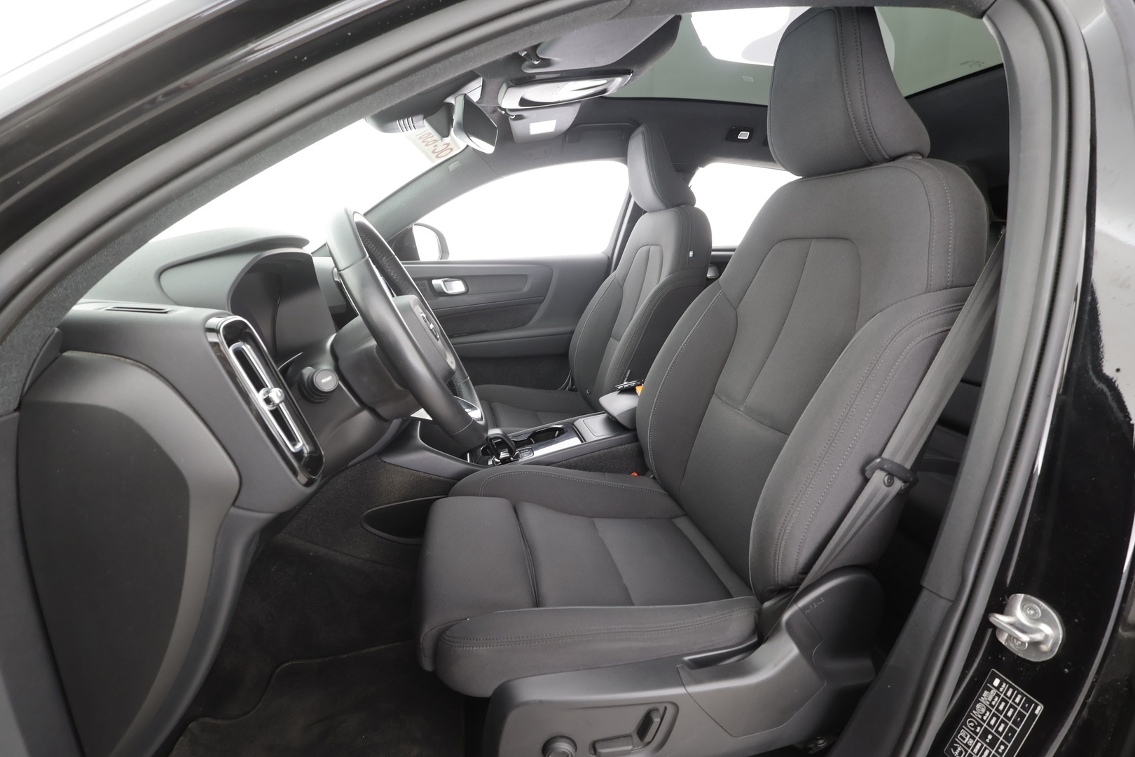VOLVO C40 2023