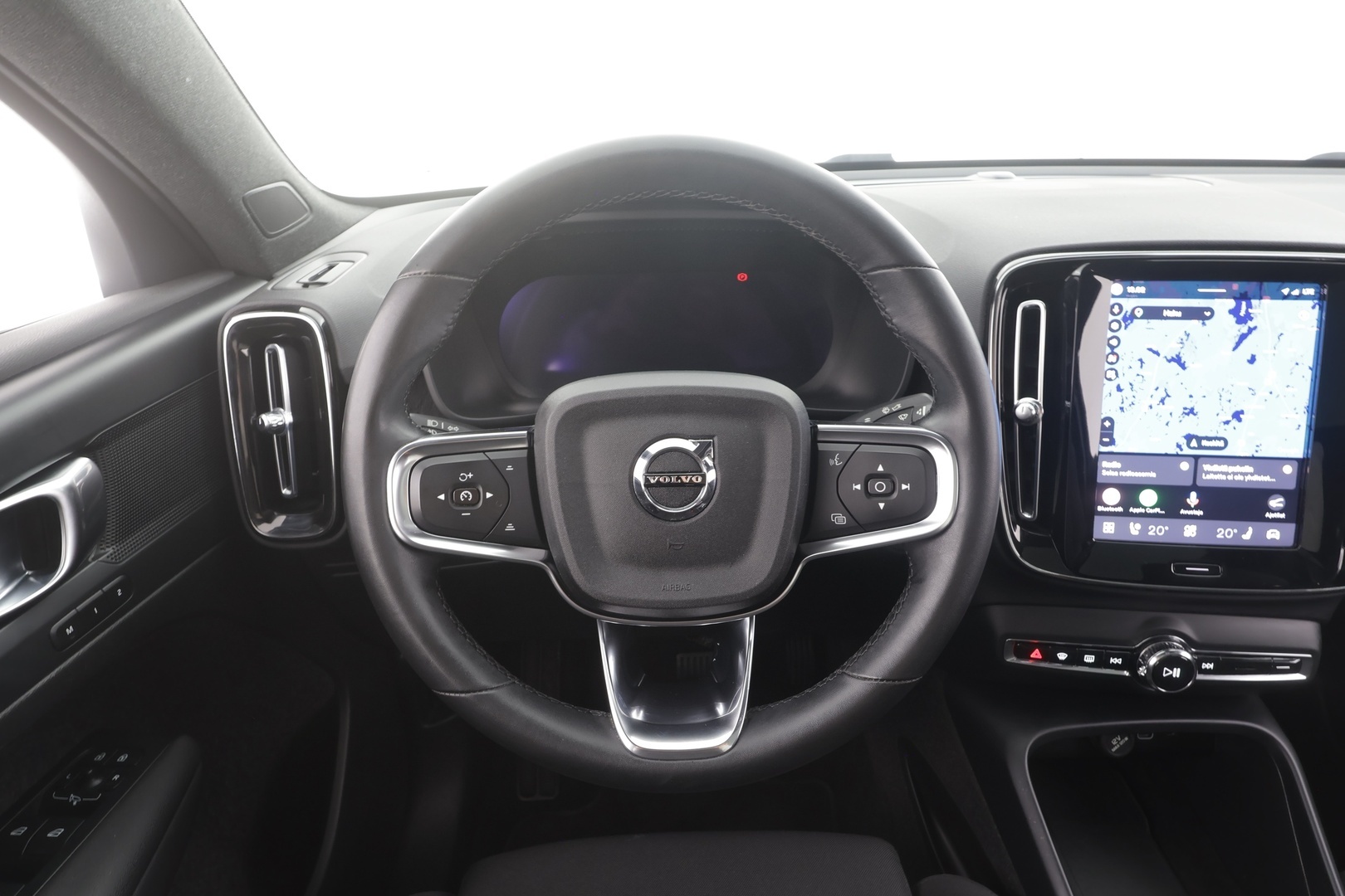 VOLVO C40 2023