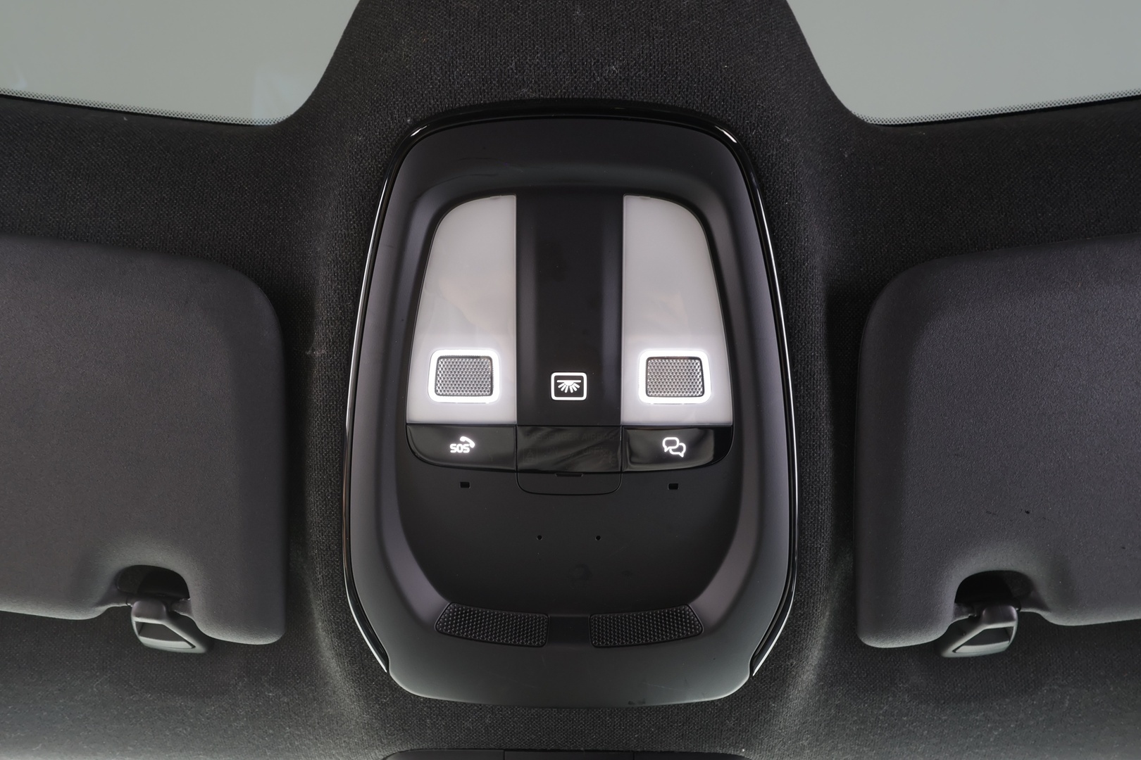 VOLVO C40 2023