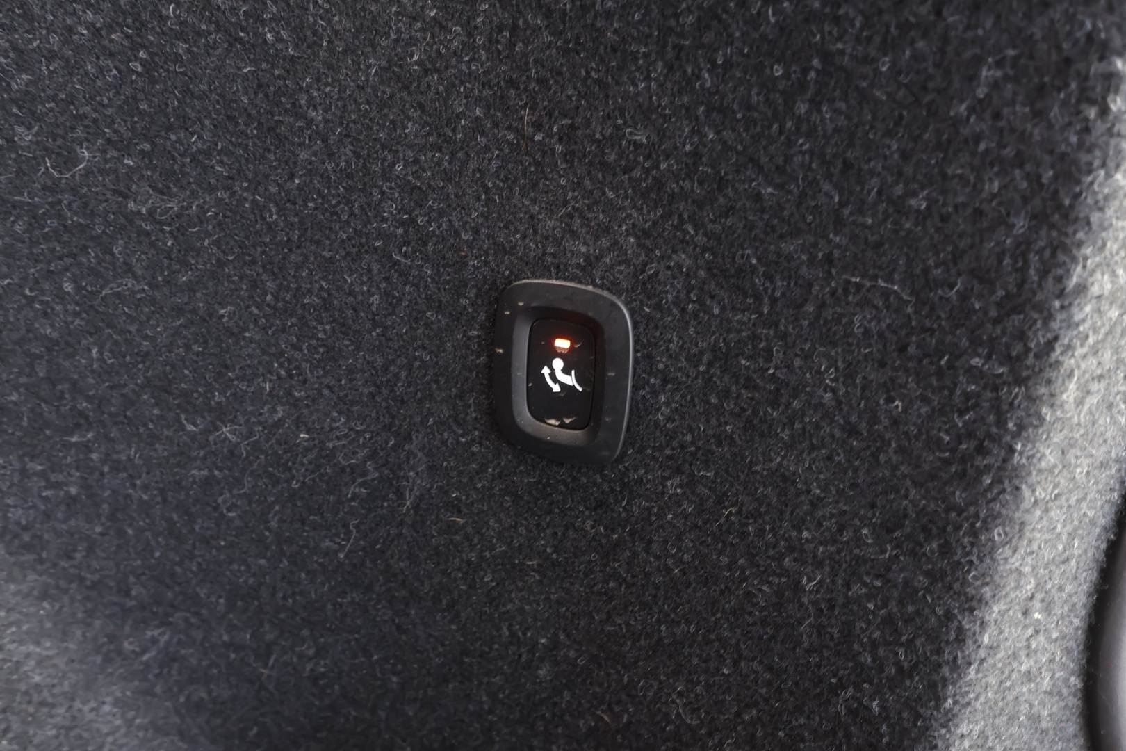 VOLVO C40 2023