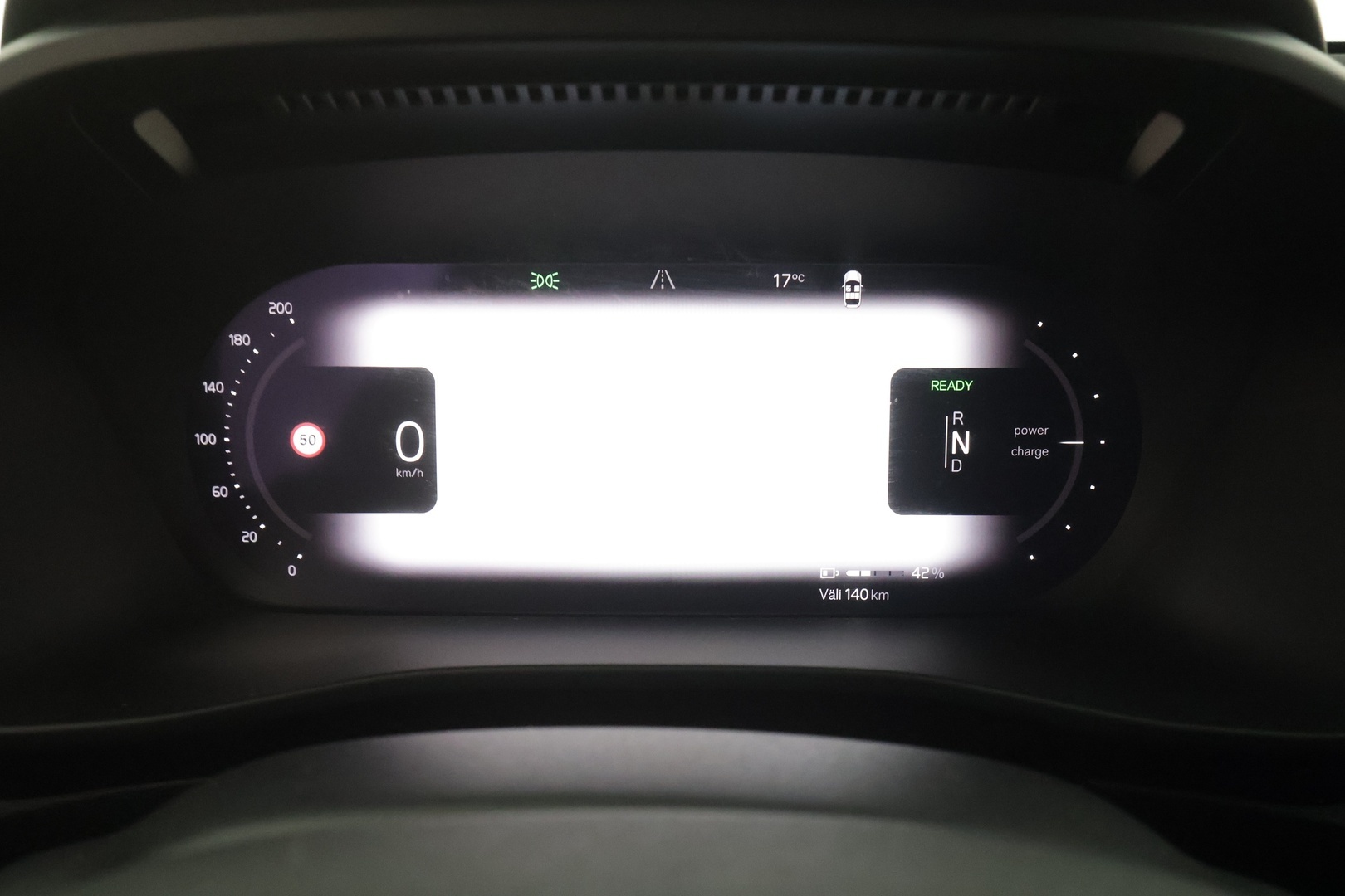 VOLVO XC40 2023