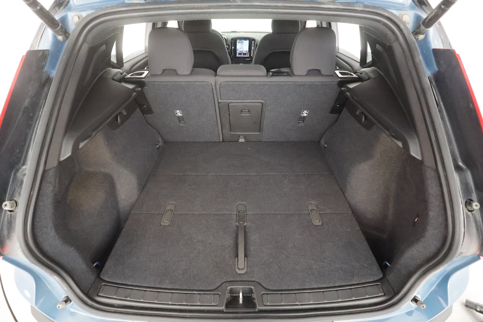 VOLVO XC40 2023