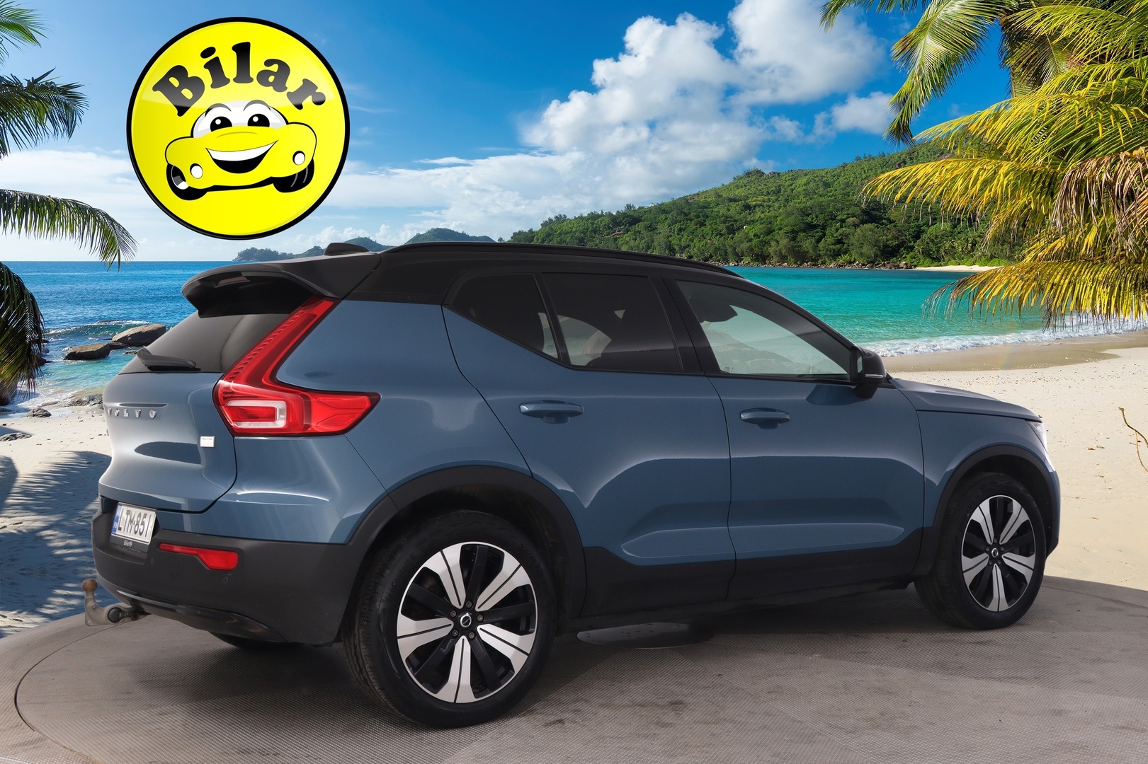 VOLVO XC40 2023