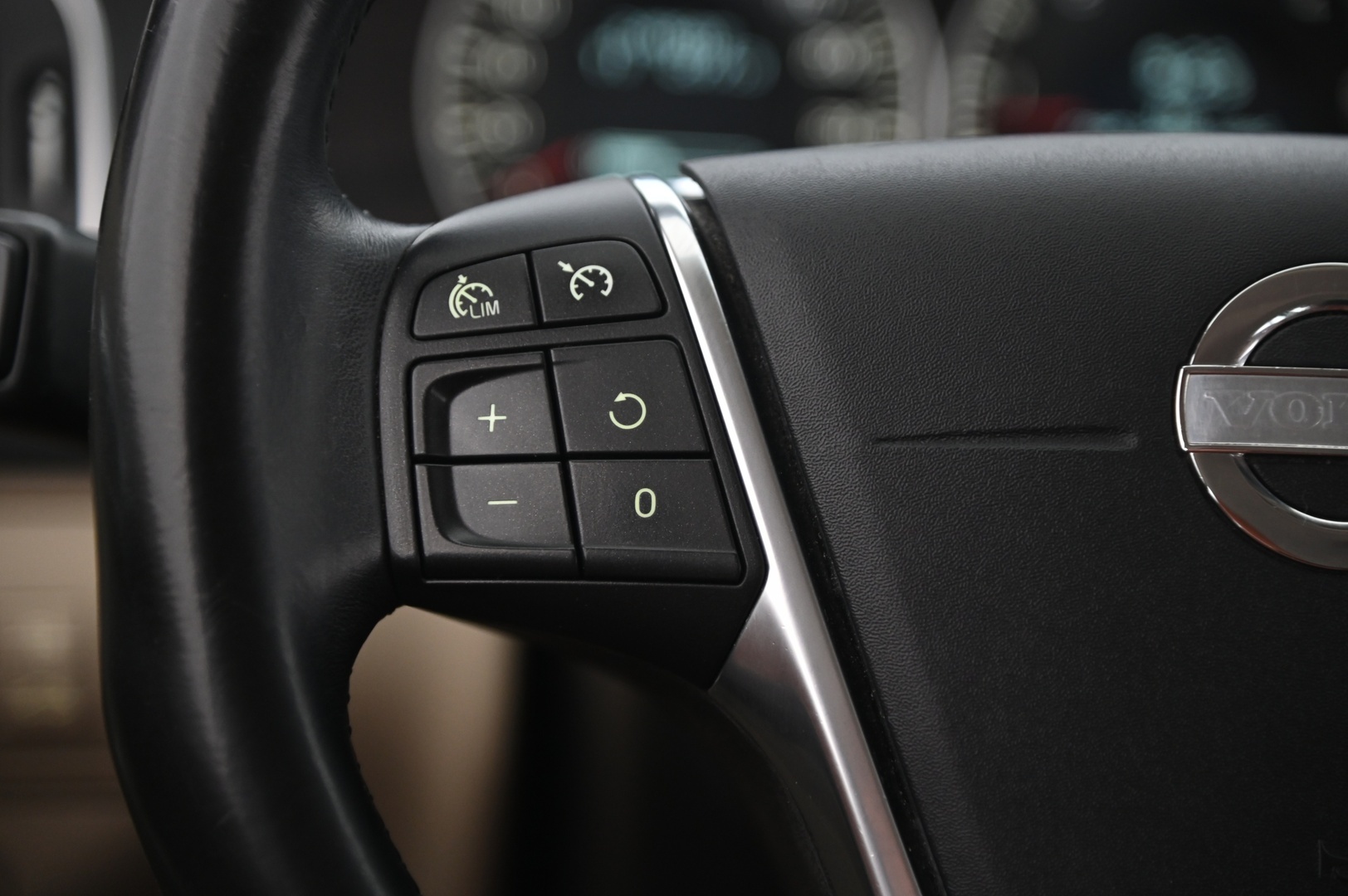 VOLVO V60 2013