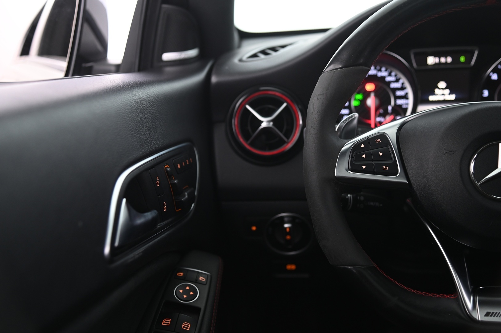 MERCEDES-BENZ CLA 2015