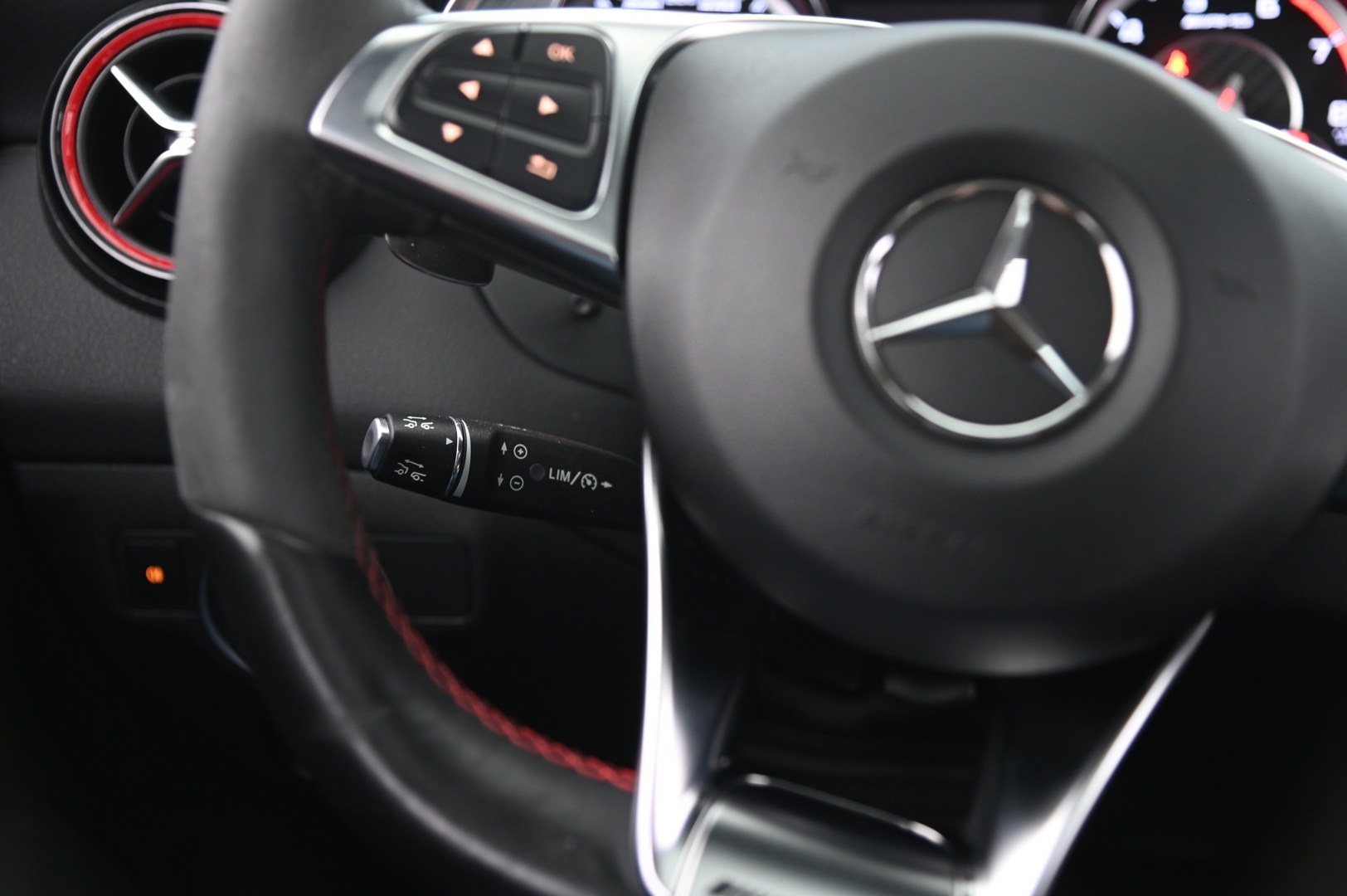 MERCEDES-BENZ CLA 2015