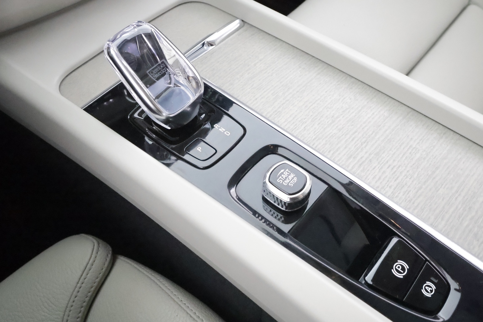 VOLVO XC60 2022