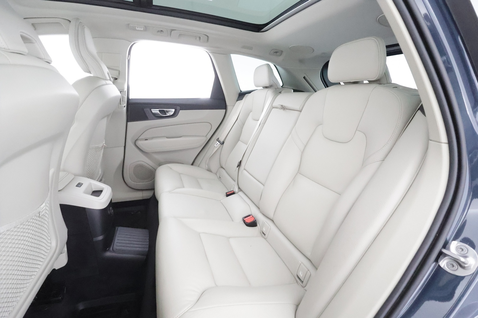 VOLVO XC60 2022