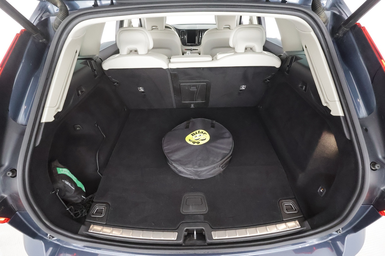 VOLVO XC60 2022