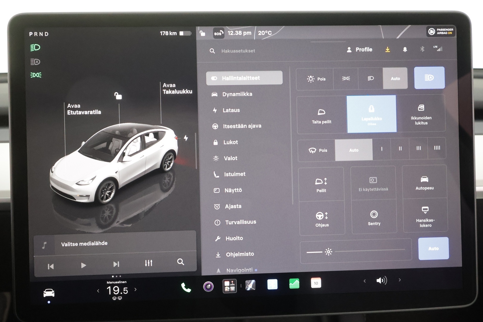 TESLA Model Y 2023